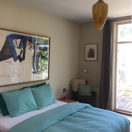 Bed & Breakfast Leonie Хага Екстериор снимка